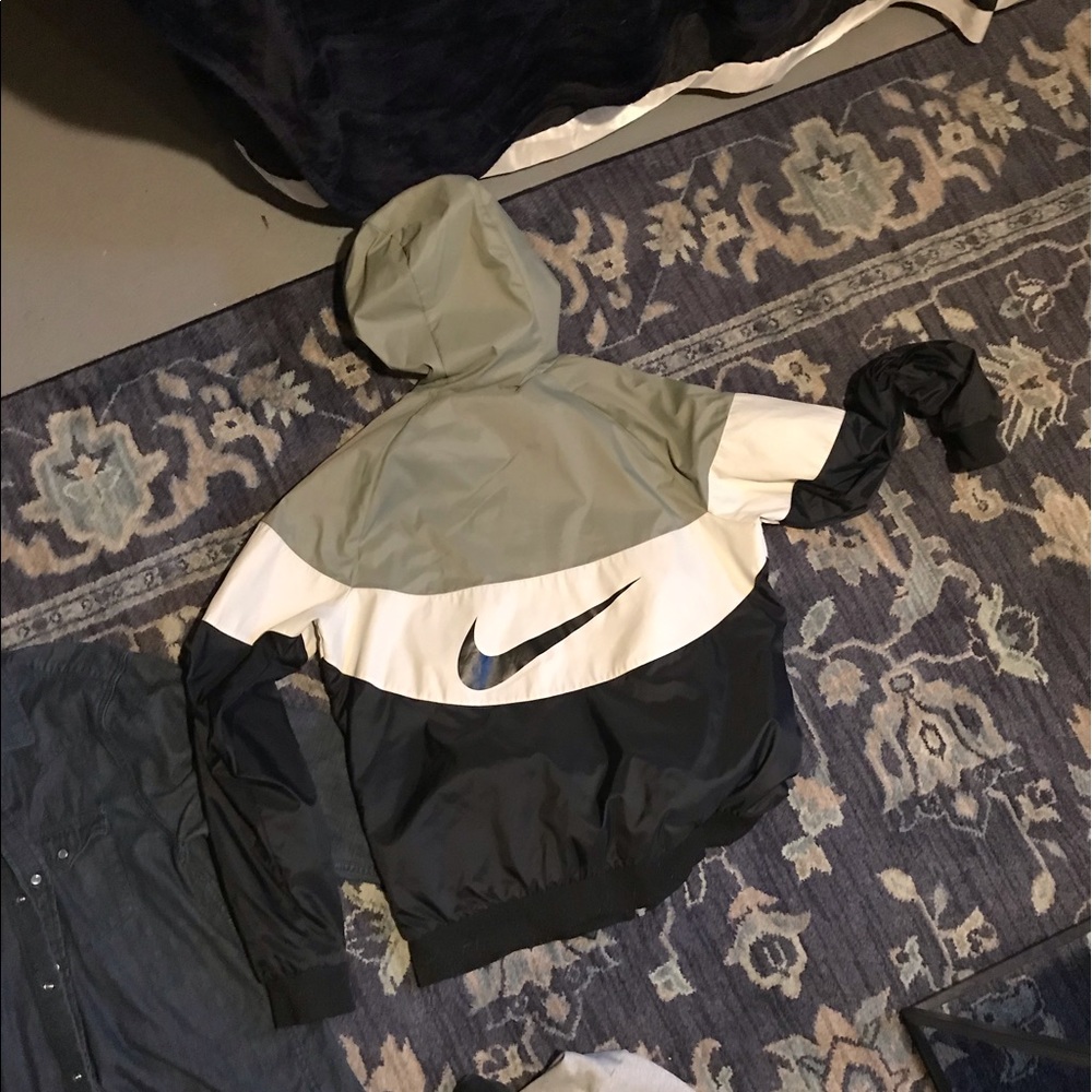 Nike windbreakers - Picture 2 of 3